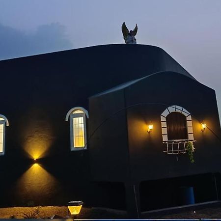 Caveman Guest House Puducherry Buitenkant foto