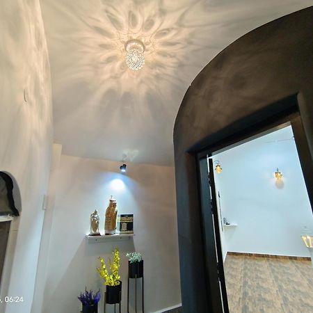 Caveman Guest House Puducherry Buitenkant foto